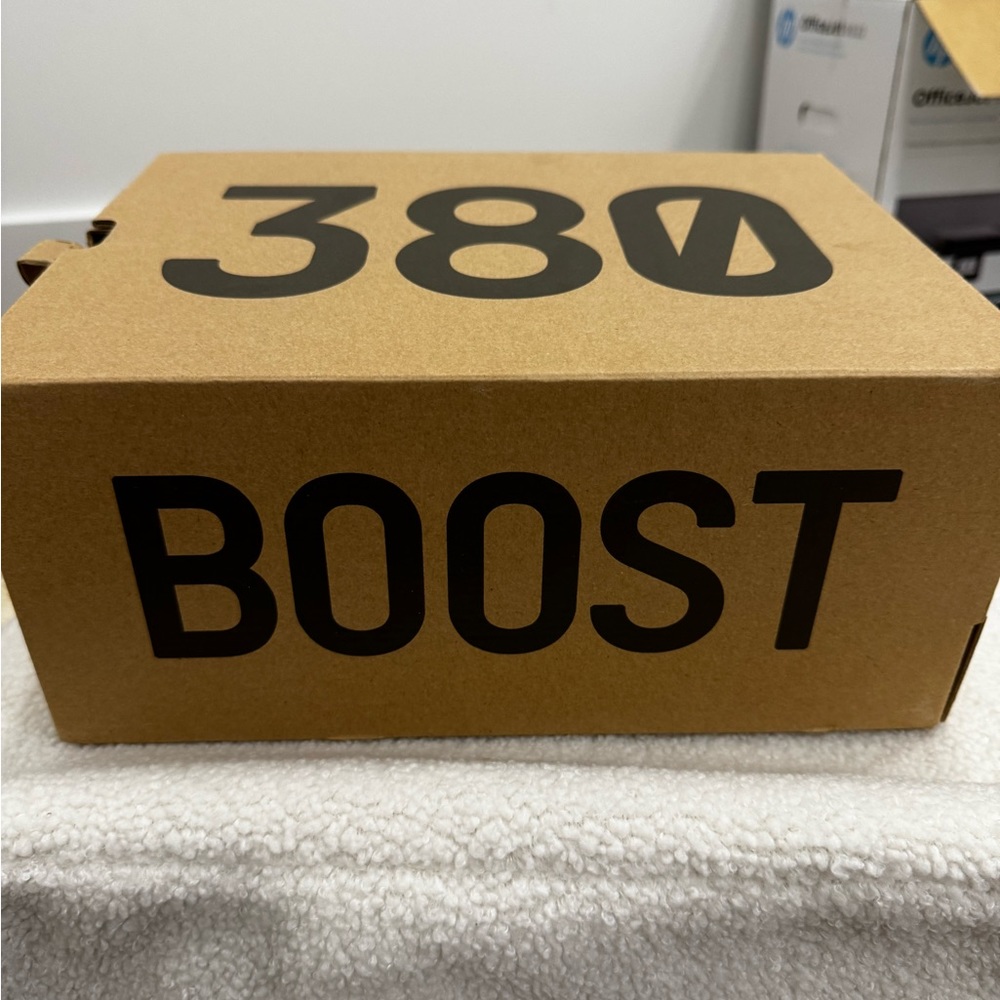 Yeezy Boost - image 4